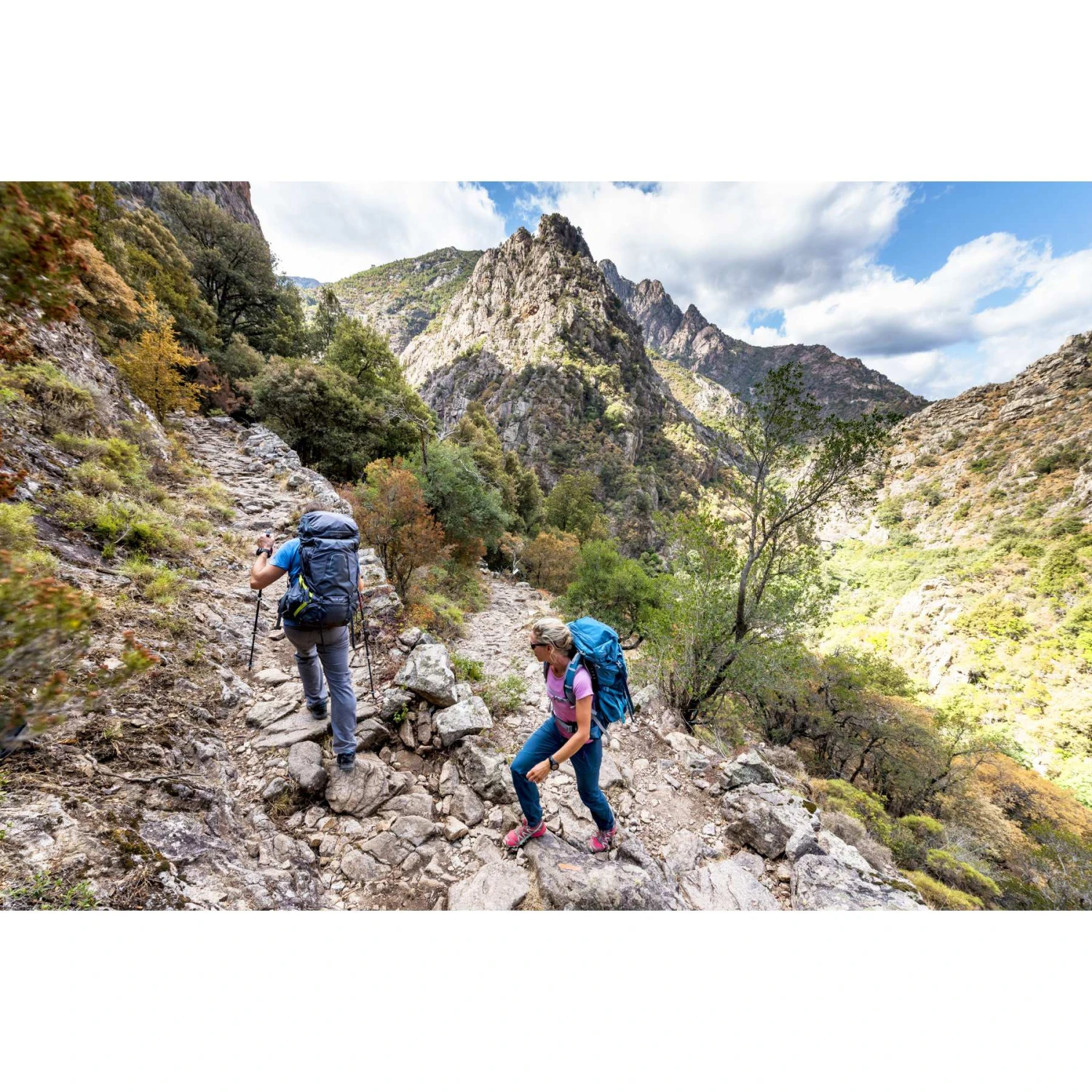 Osprey Atmos AG 65 Backpack - Black 21 Osprey Atmos AG 65 Backpack - Black - Image 19