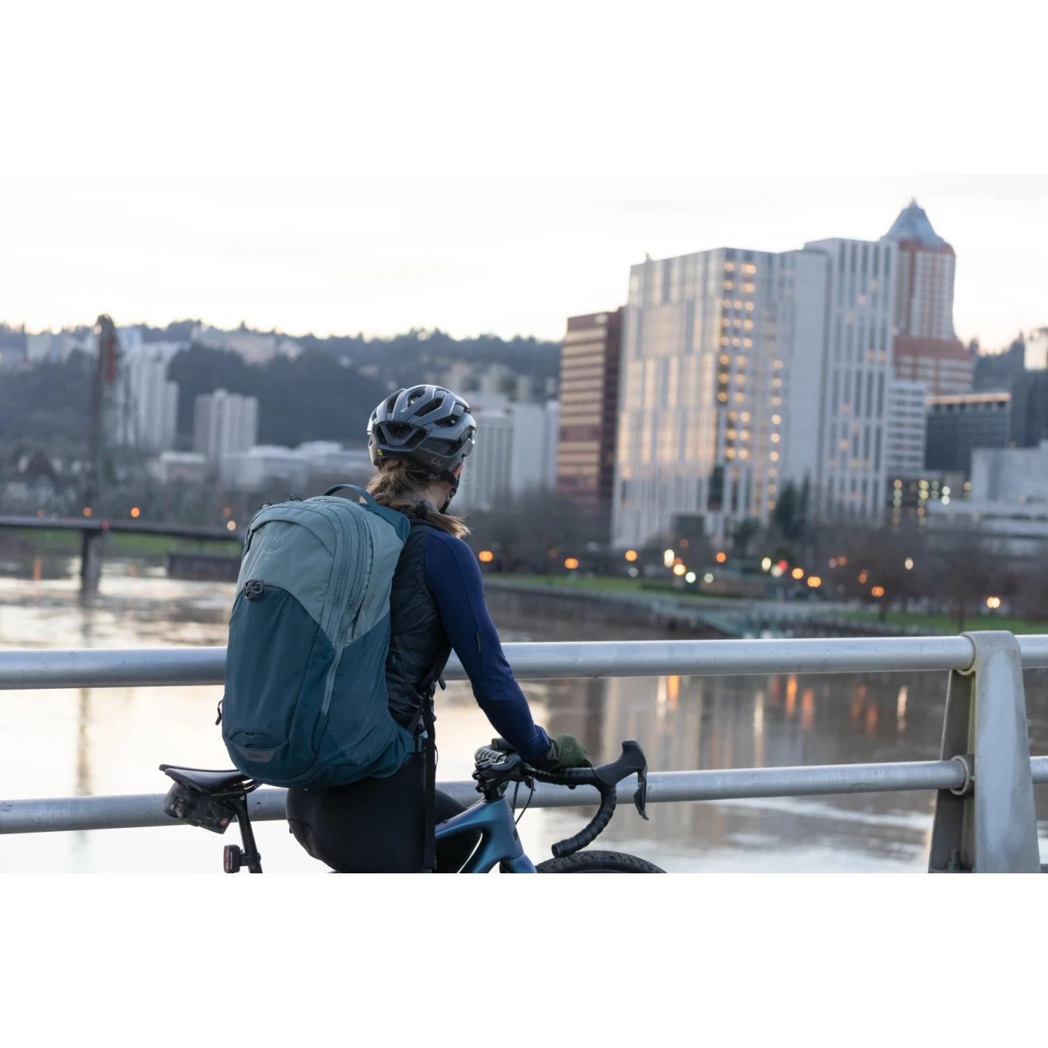 Osprey Radial 26+8 Backpack - Tan Concrete 14 Osprey Radial 26+8 Backpack - Tan Concrete - Image 12