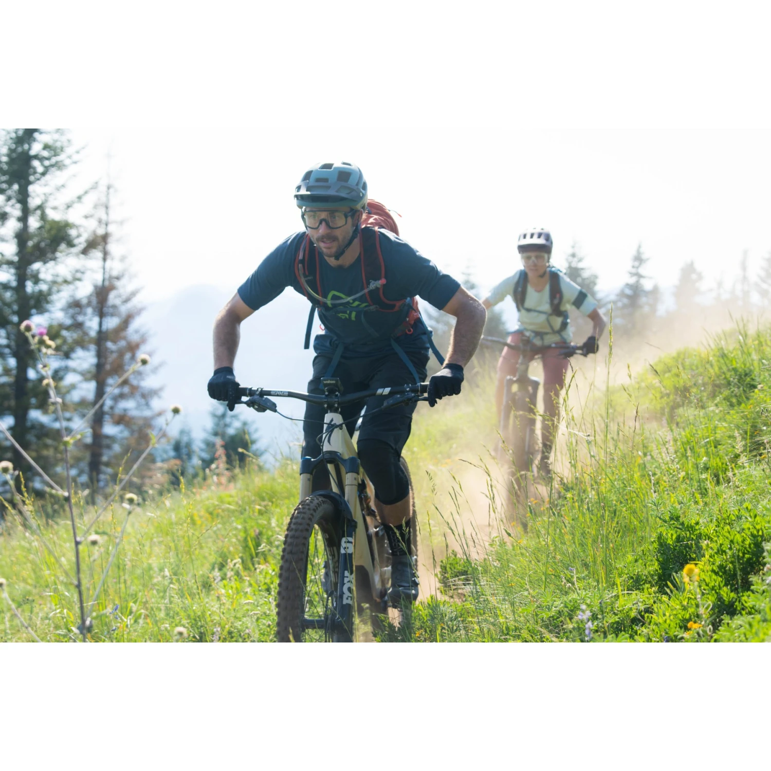 Osprey Raven 14 Women's Backpack + Hydration Bladder - Aprium Purple 10 Osprey Raven 14 Women's Backpack + Hydration Bladder - Aprium Purple - Image 8