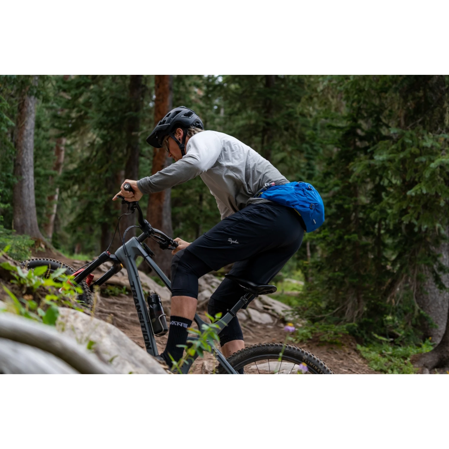 Osprey Seral 4 Waist Pack + Hydration Bladder - Postal Blue 13 Osprey Seral 4 Waist Pack + Hydration Bladder - Postal Blue - Image 11