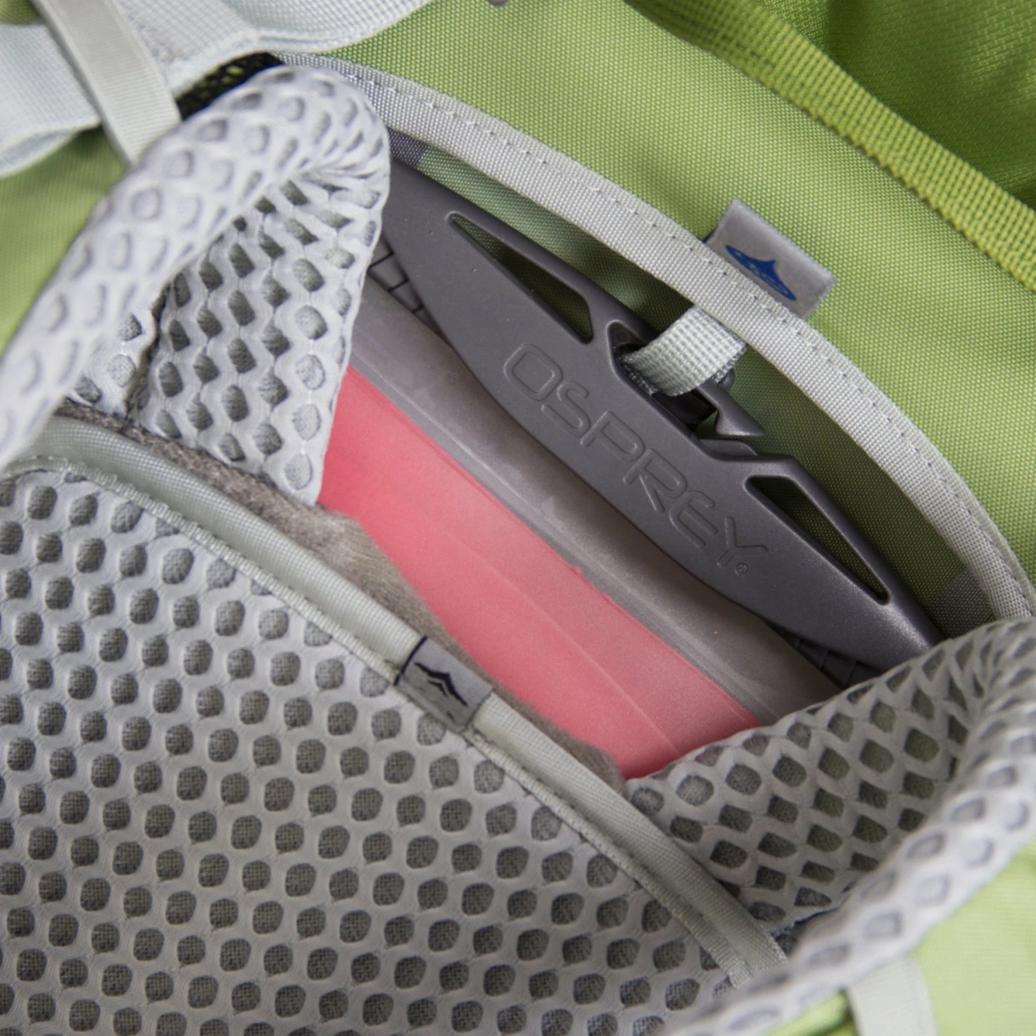 Osprey Sirrus 26 Women's Backpack - Tunnel Vision Grey 12 Osprey Sirrus 26 Women's Backpack - Tunnel Vision Grey - Image 10