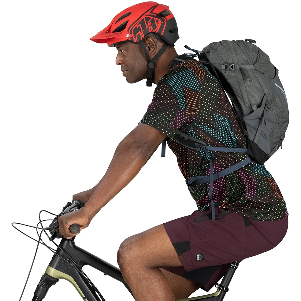 Osprey Syncro 12 Backpack - Coal Grey 16 Osprey Syncro 12 Backpack - Coal Grey - Image 14